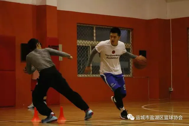 如何通过在线平台找到可靠的篮球辅导资源_1